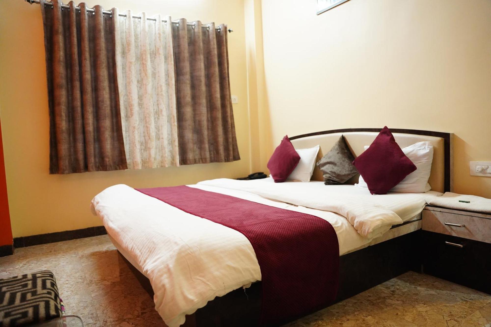 Hotel Mahishmati Palace Maheshwar Exterior photo