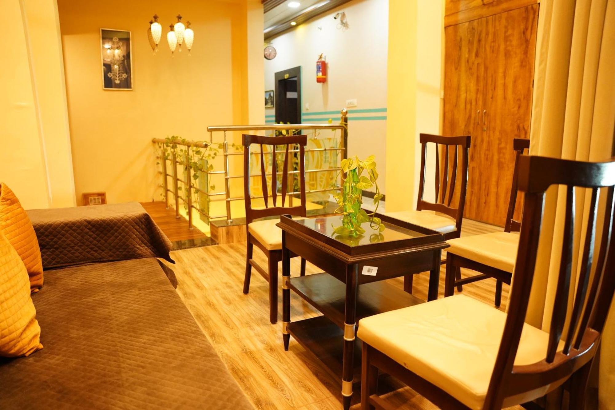 Hotel Mahishmati Palace Maheshwar Exterior photo